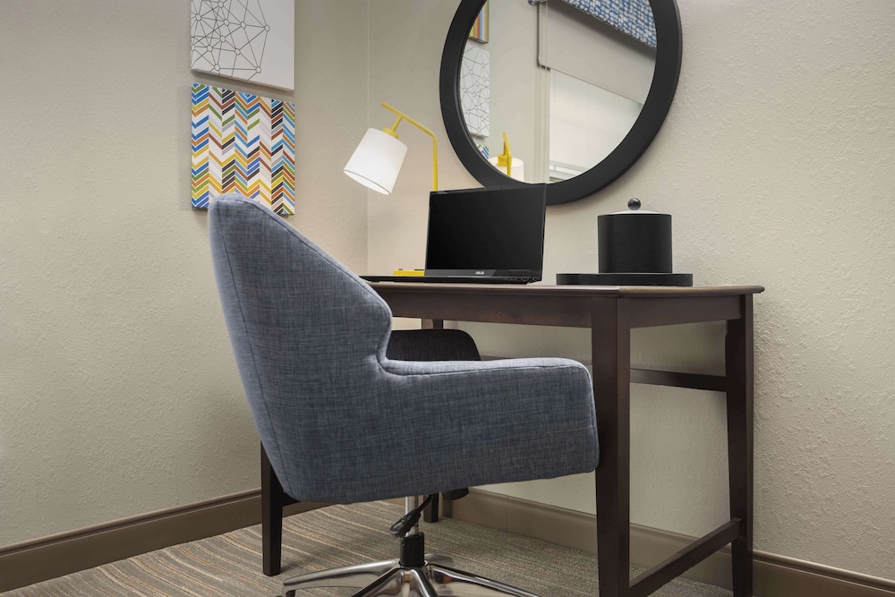 Hampton Inn Augusta - photo 6