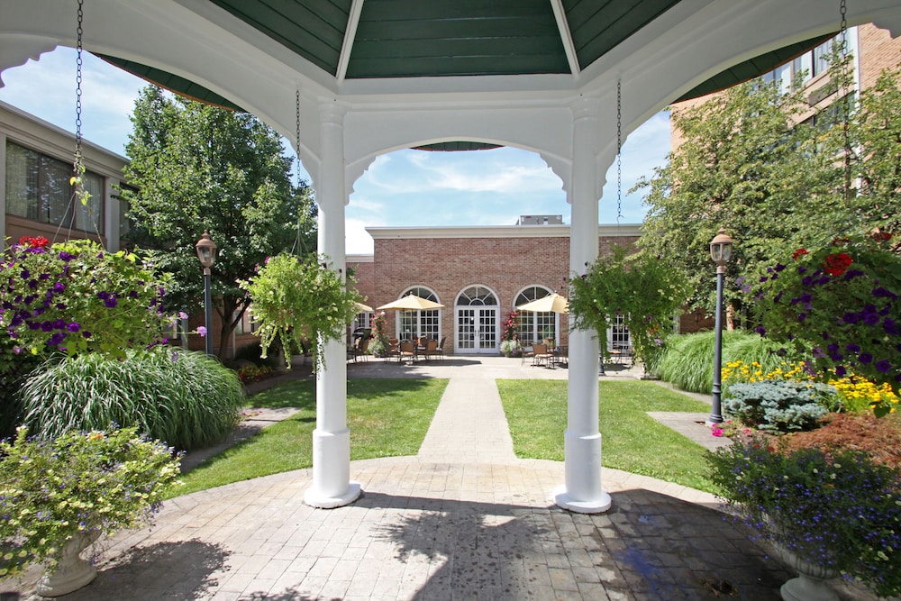 Ethan Allen Hotel - photo 48