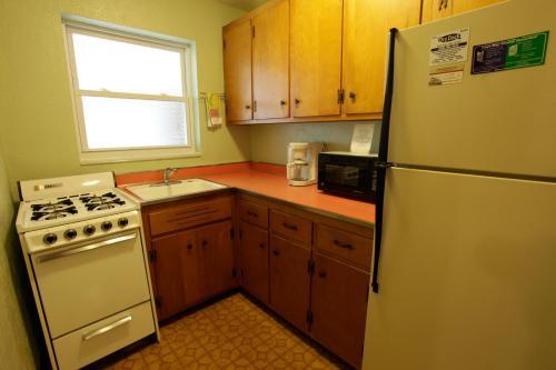 The Buckingham Motel Adults only - photo 20
