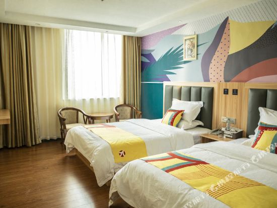 π Hotel - carbon neutral hotel in Yingcheng
