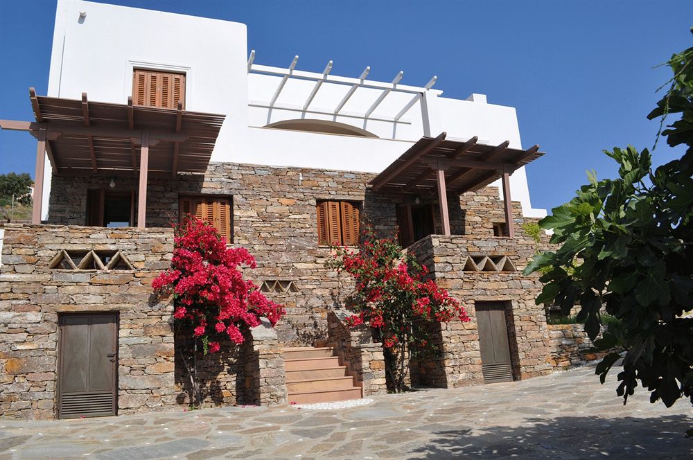 Cavo Perlevos Studios in Kea, Greece