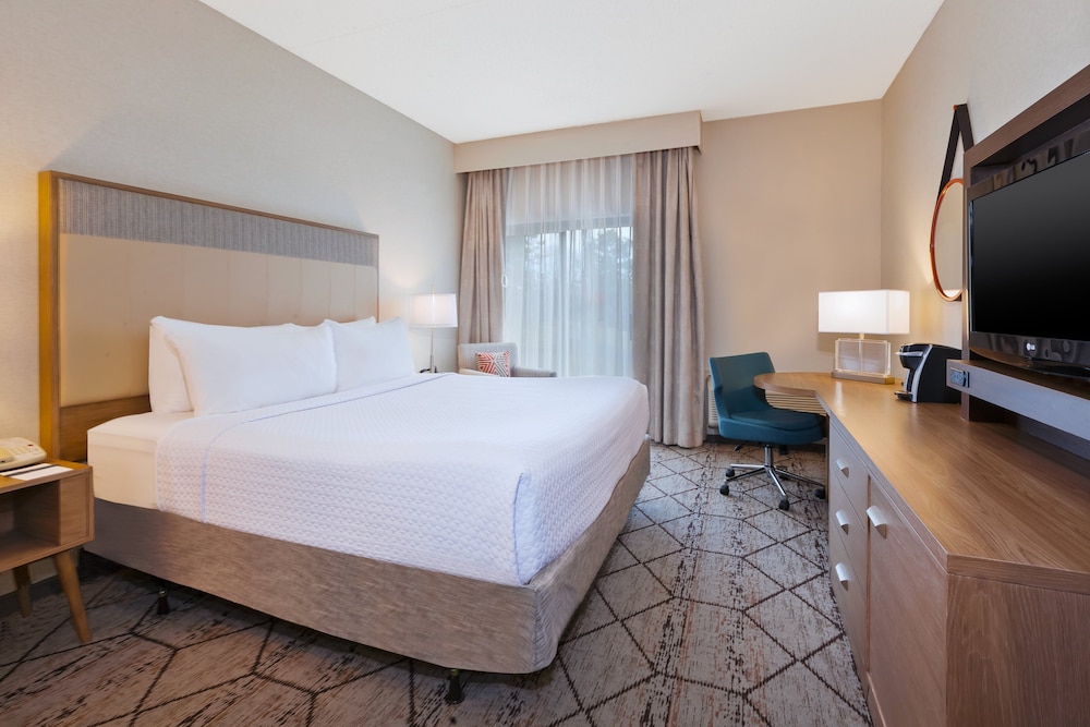 Crowne Plaza Columbus North Worthington by IHG - photo 7