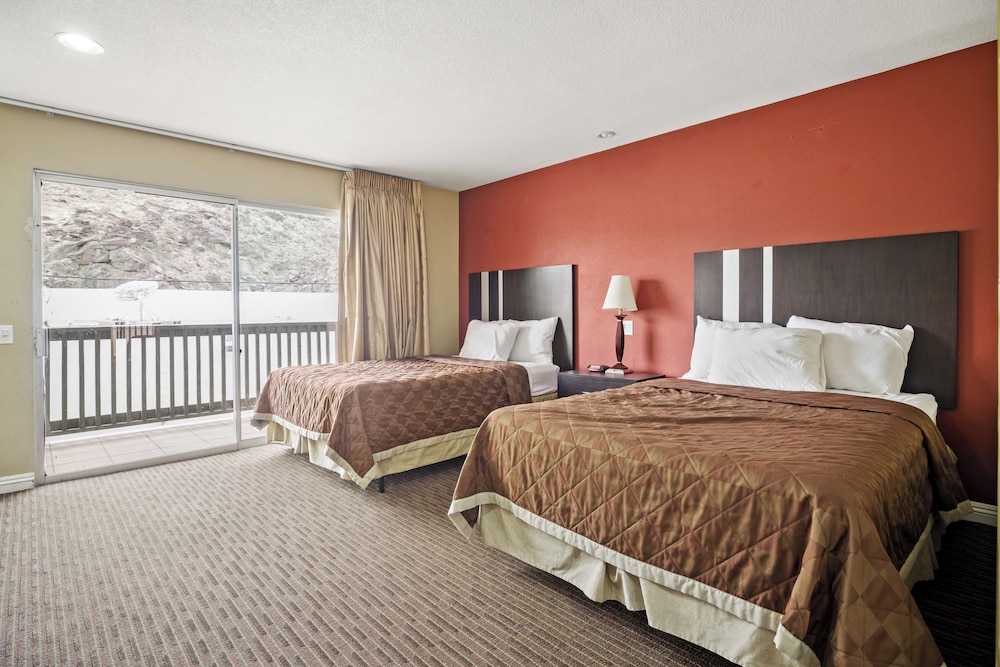 Sol Springs Inn - photo 12