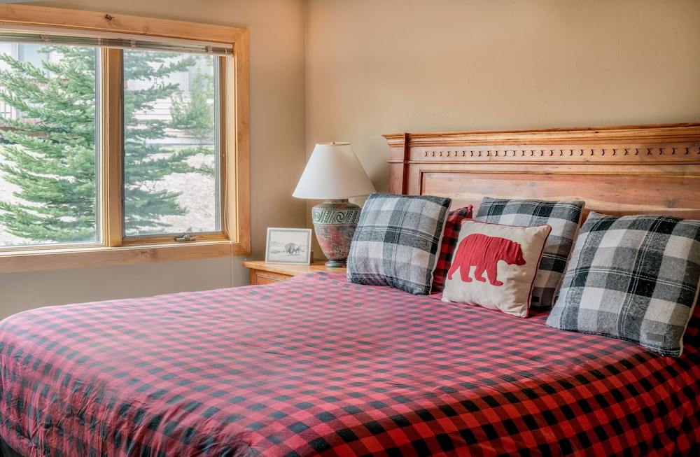 Vacation Rentals at Big Sky Resort - photo 6