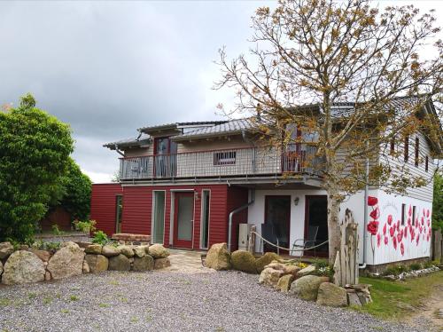 Ferienhaus Zur Alten Backerei Rugen — Sagard