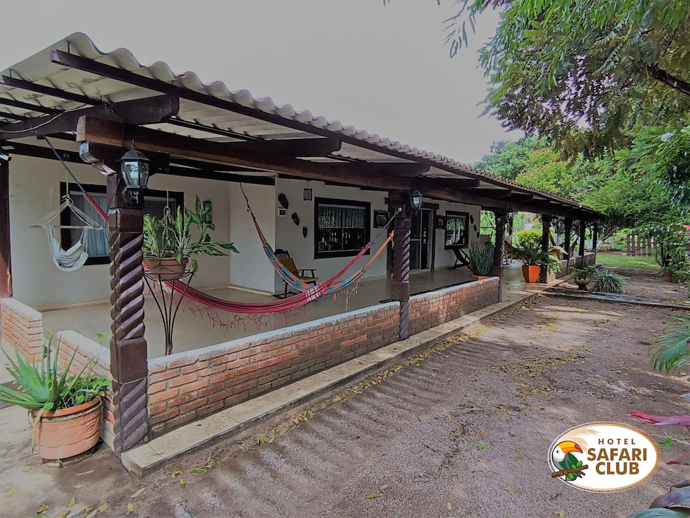 Hotel Safari Club Robore in Robore, Bolivia