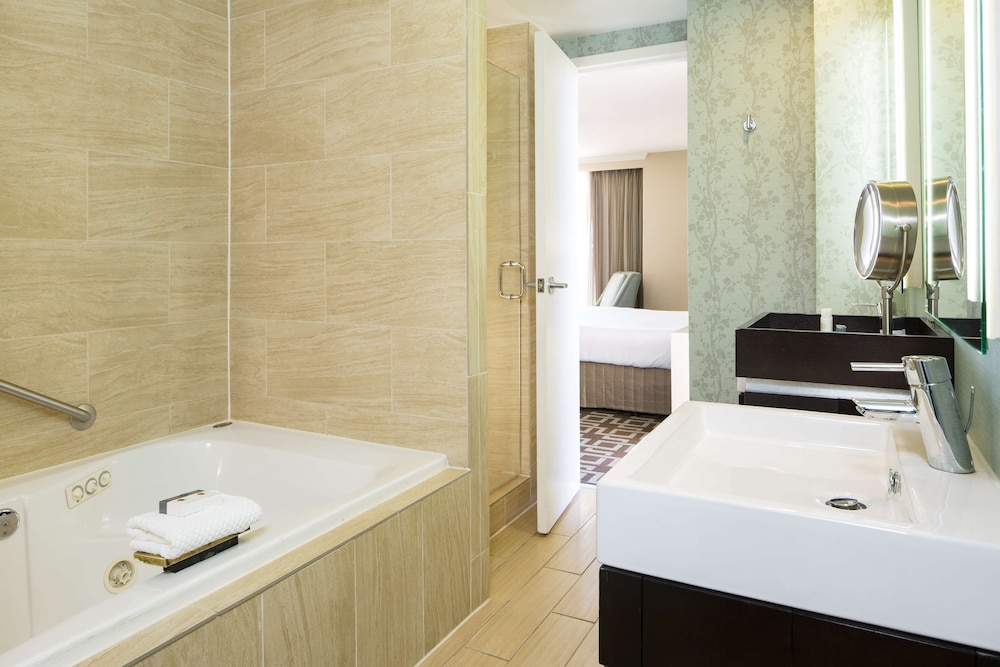 DoubleTree by Hilton Hotel Jacksonville Riverfront - photo 32