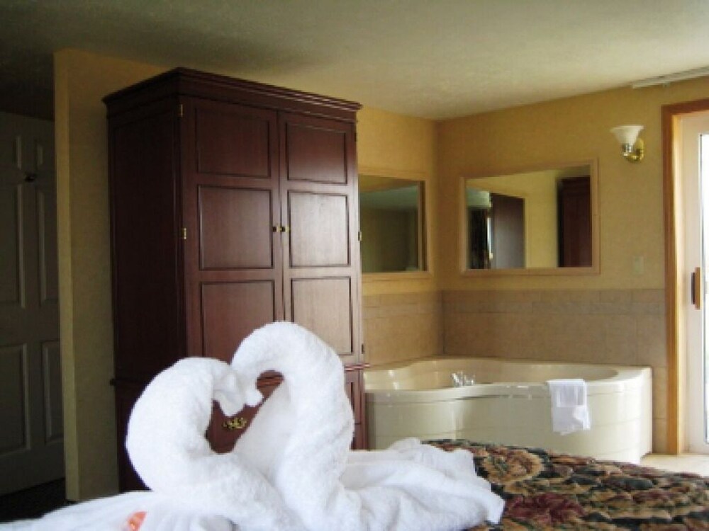 Skaneateles Suites - photo 25
