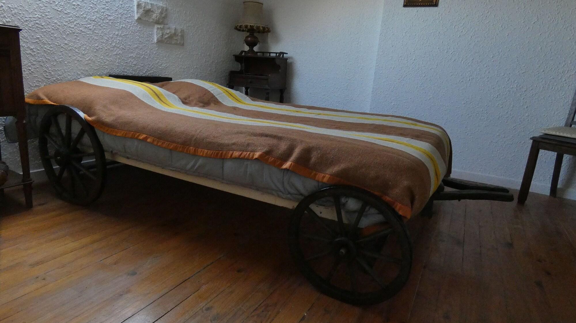Gite Memoire de Cœur Sans Draps Ni Serviettes — 4-Star Luxury Hotel in Foucherans, France