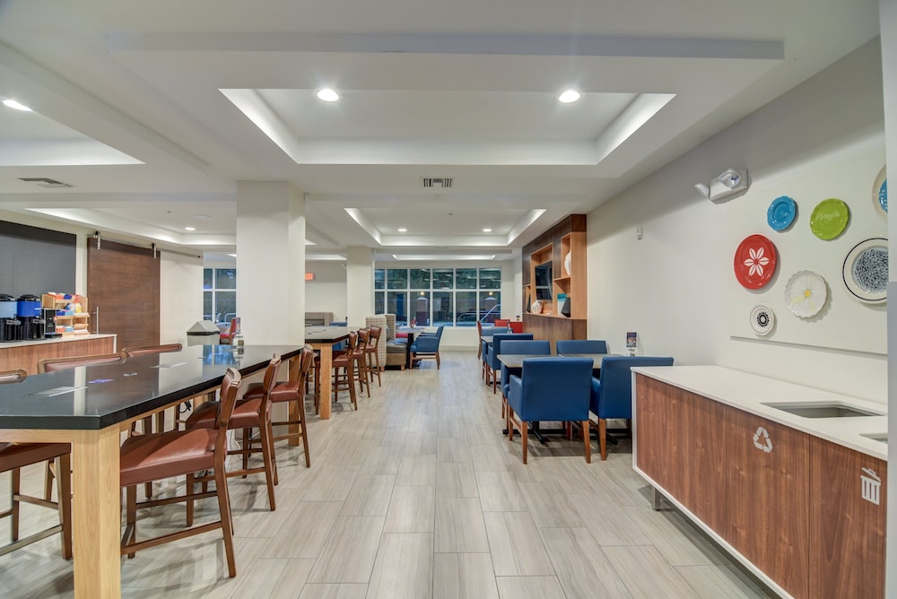 Holiday Inn Express & Suites Foley by IHG - photo 70