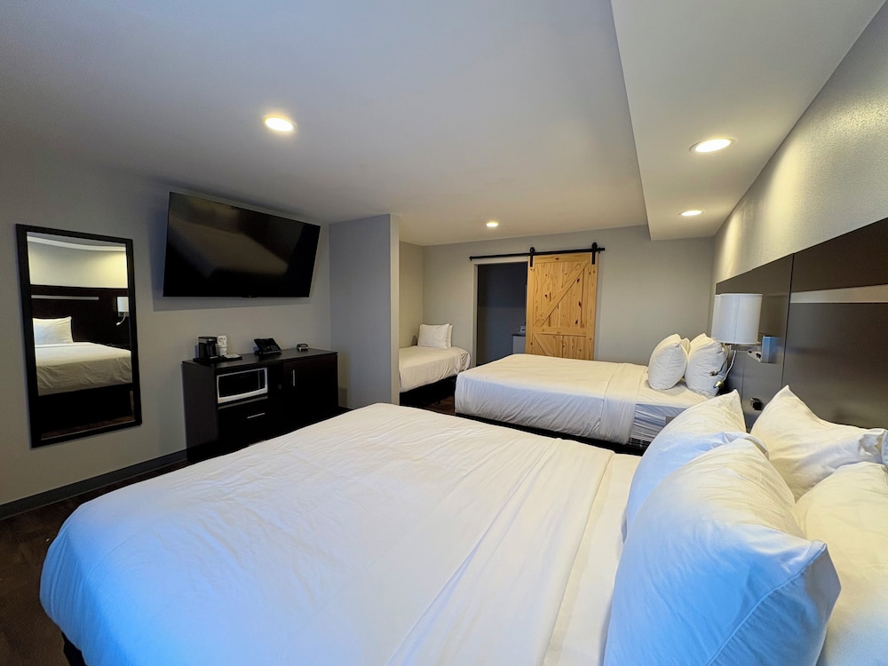 Americas Best Value Inn Wall - photo 54
