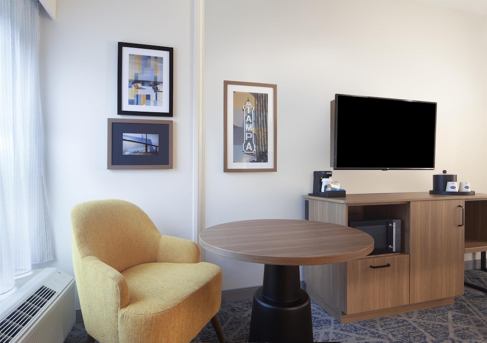 Hampton Inn & Suites Tampa North - photo 20
