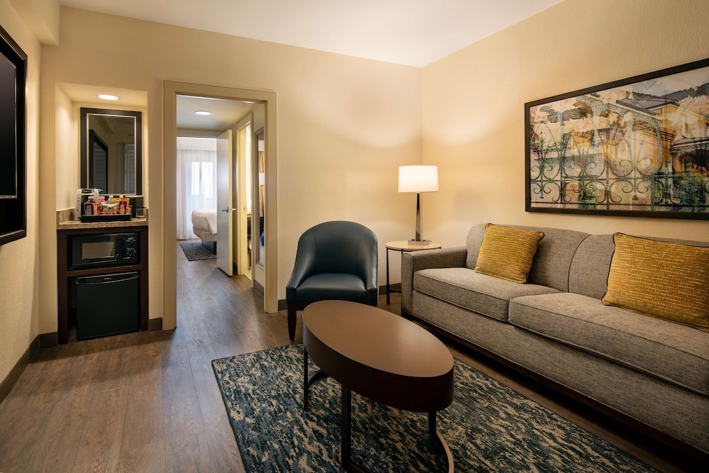 Embassy Suites by Hilton New Orleans - photo 24