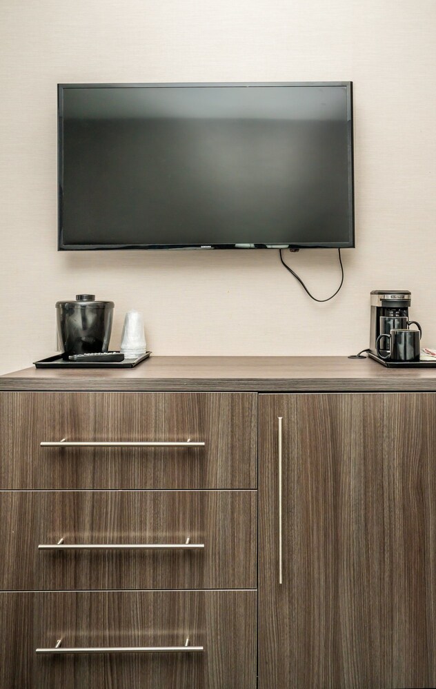 LeTap Hotel near AirTrain JFK Airport - photo 27