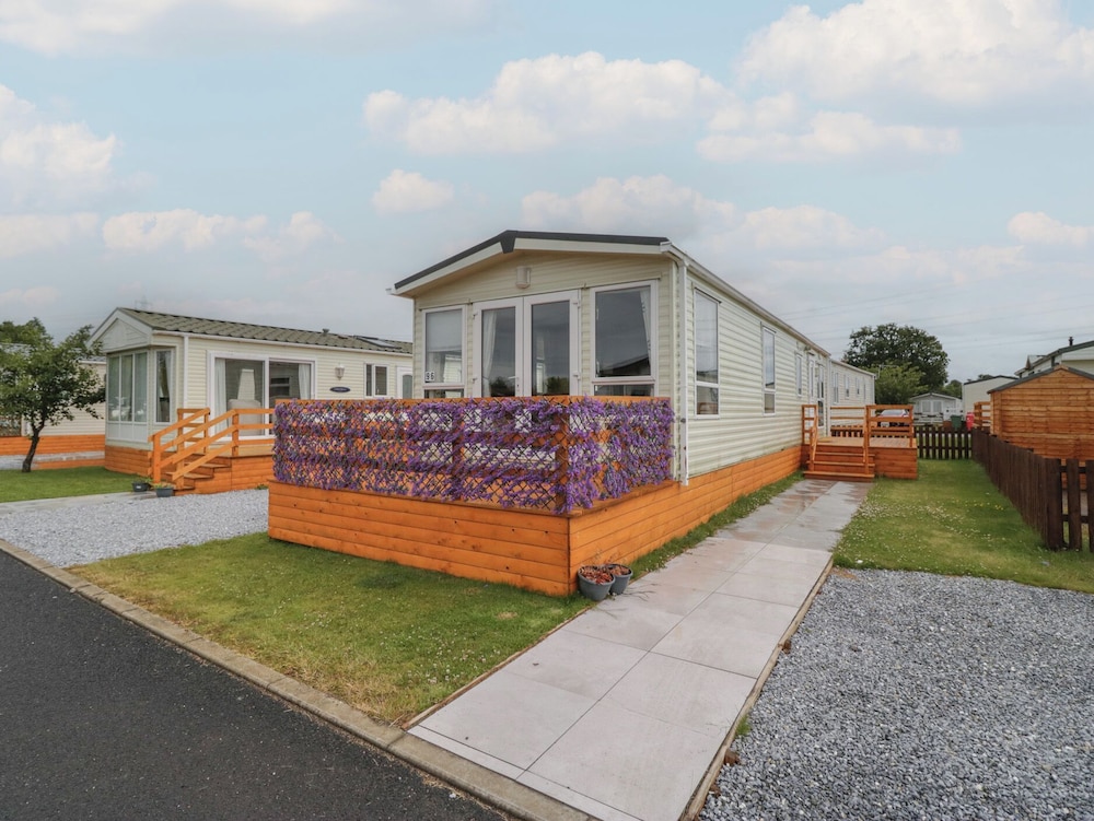 Willow - carbon neutral hotel in Denny