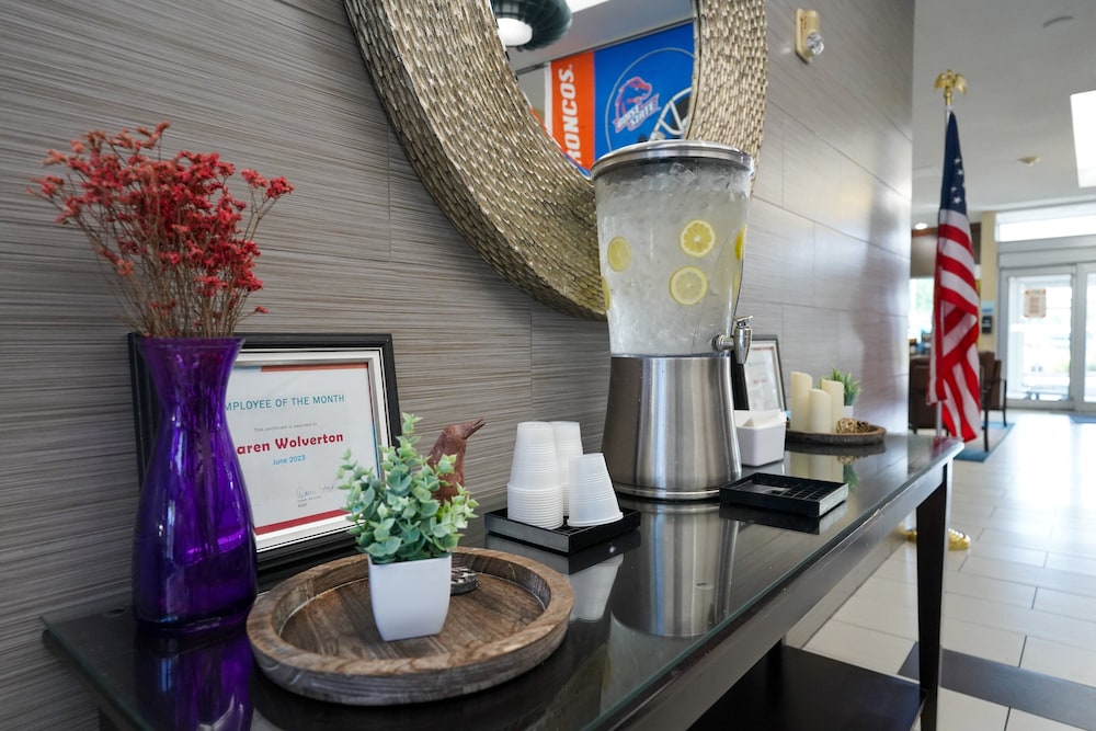 Holiday Inn Express Boise University Area by IHG - photo 86