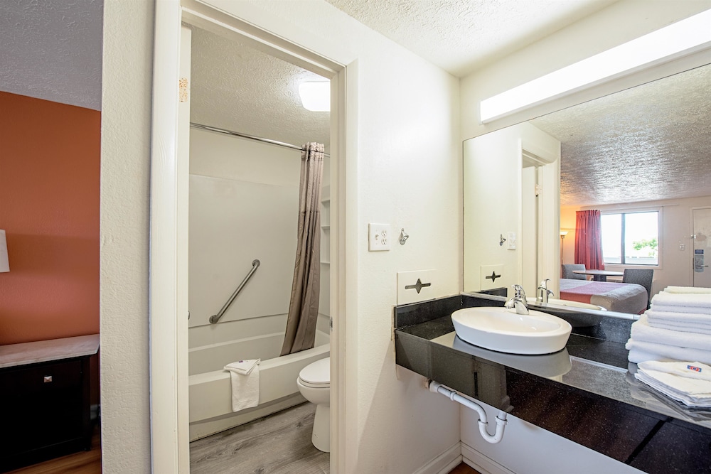 Budget Inn Norfolk VA Oceanview - photo 18