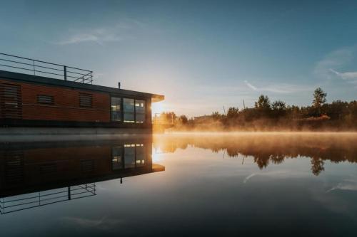Hausboot Malibu Sunrise — Klitten