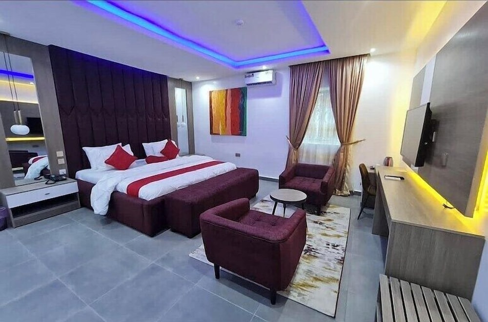 Linea Recta Apartment — 4-Star Luxury Hotel in Abuja, Nigeria