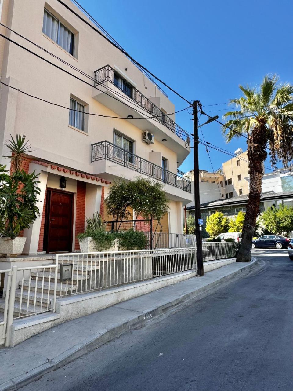 Smart Comfort RoomN2 with Private Bathroom in best Location Beach 250m