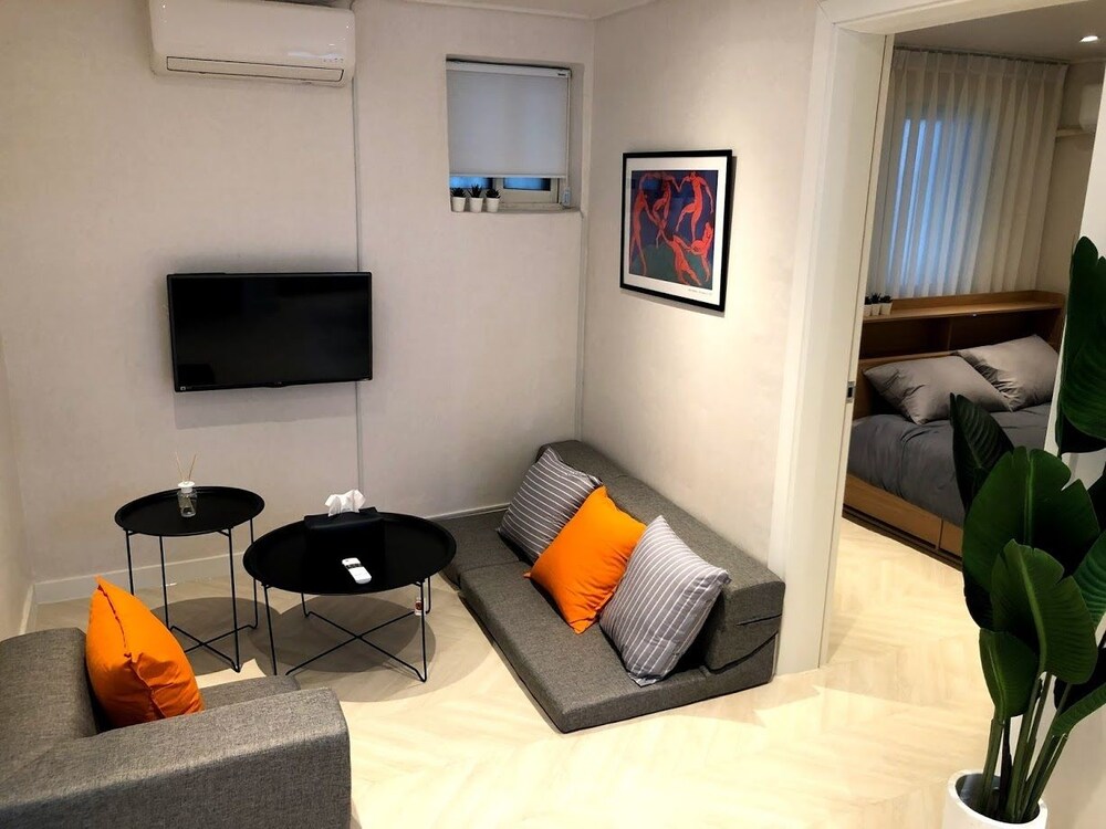 Complace D — 4-Star Luxury Hotel in Seoul, South Korea