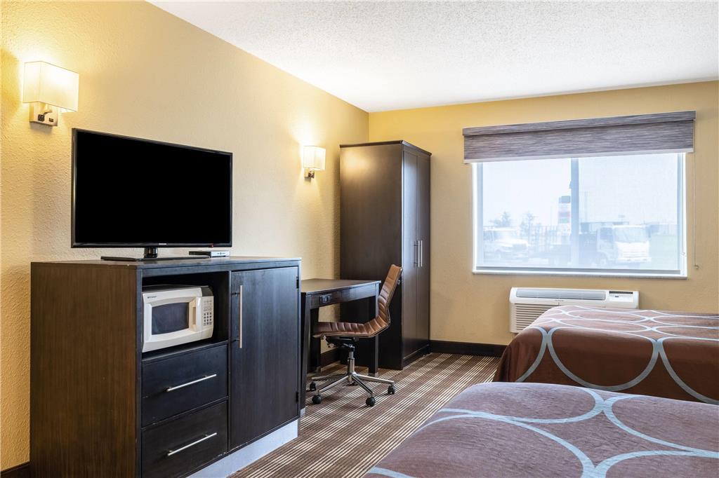 Super 8 by Wyndham Osseo WI - photo 14