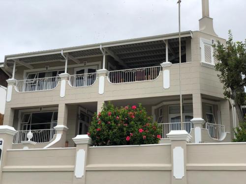 Authentic Mossel Bay — 4-Star Luxury Hotel in Mossel Bay, South Africa