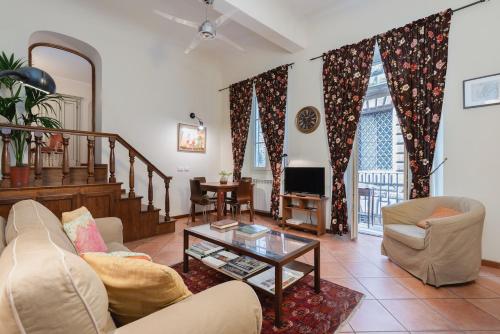 Uffizi Palace View Florence Dolce Vita — 4-Star Luxury Hotel in Florence, Italy