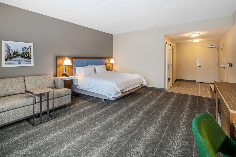 Hampton Inn & Suites Raleigh Midtown - photo 6