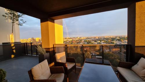 Widokowy Apartament Wojciechowskiego Parking i Loggia by Renters Prestige — 4-Star Luxury Hotel in Poznan, Poland