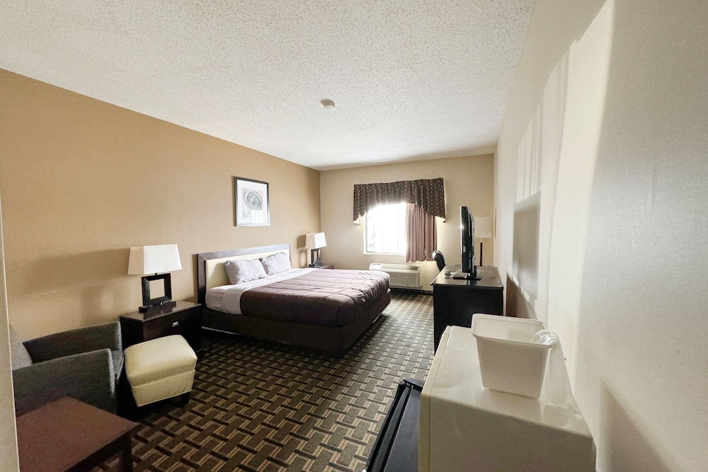 FairBridge Inn & Suites Batavia Darien Amusement Park - photo 11