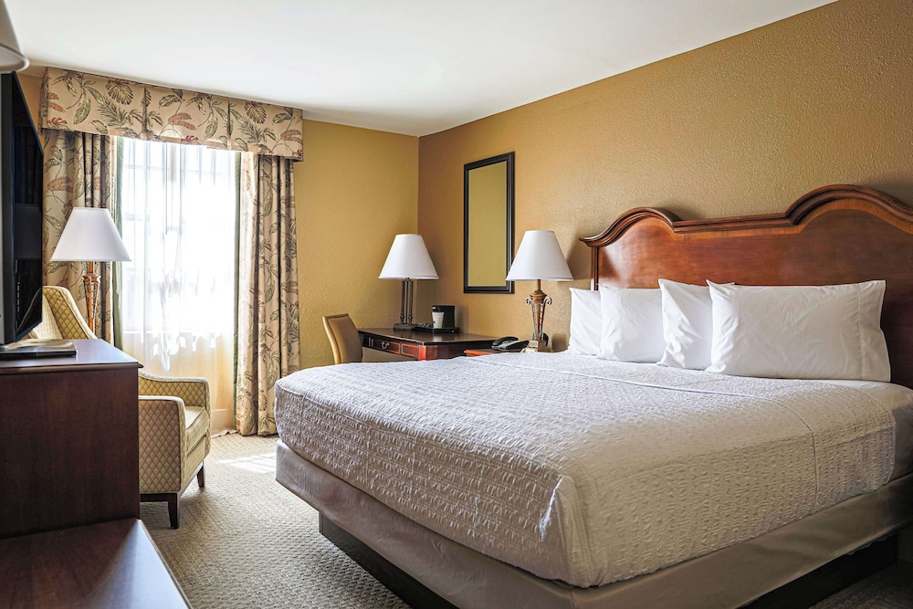 Hampton Inn Charleston Historic District - photo 6
