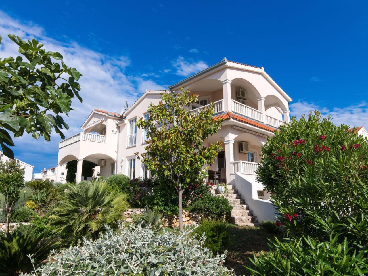 Apartment Villa Matana 2 by Interhome — 4-Star Luxury Hotel in Okrug Gornji, Croatia