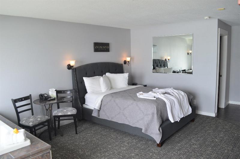 Starfish Manor Oceanfront Hotel - photo 10