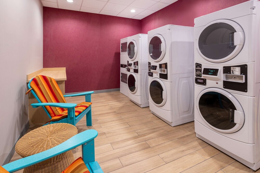 Tru by Hilton Pensacola Airport Medical Center - photo 36