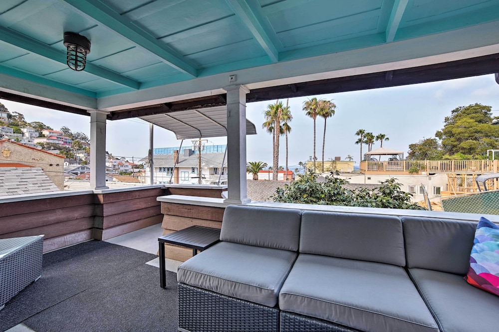 Walk to Beach Catalina Gem with Deck in Avalon, United States