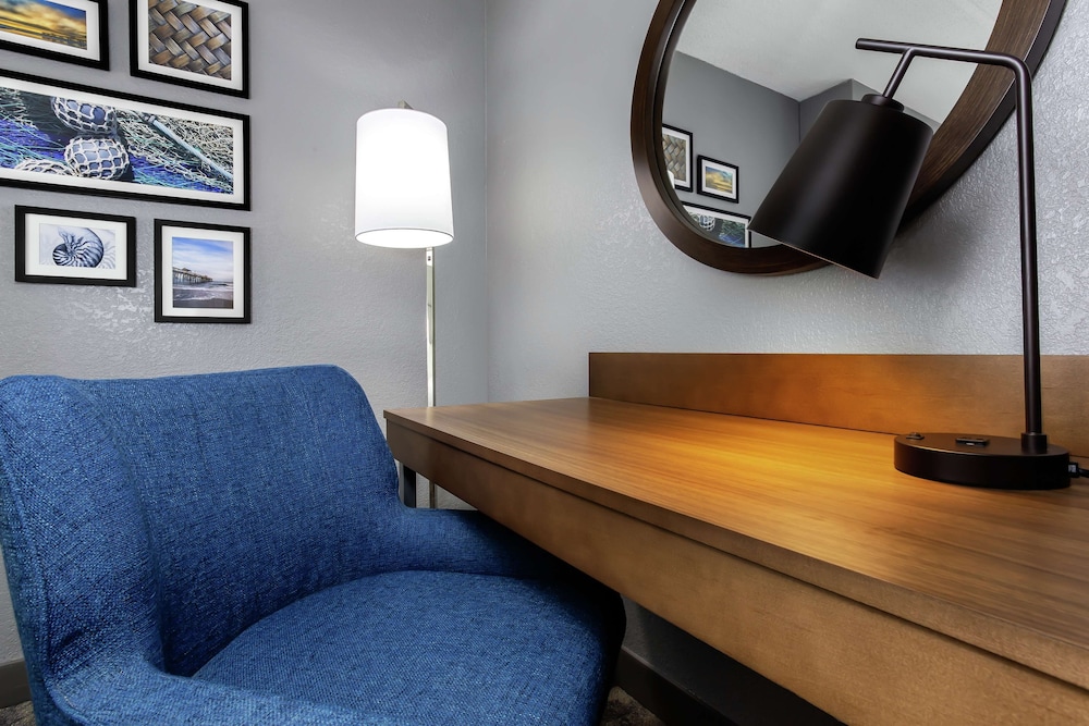 Hampton Inn Amelia Island at Fernandina Beach - photo 12