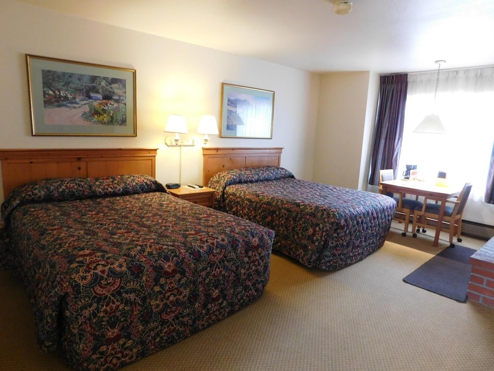 Pacific Gardens Inn - photo 16