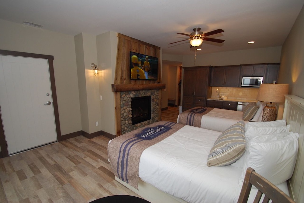 Quarterdeck Resort & Restaurant - photo 5