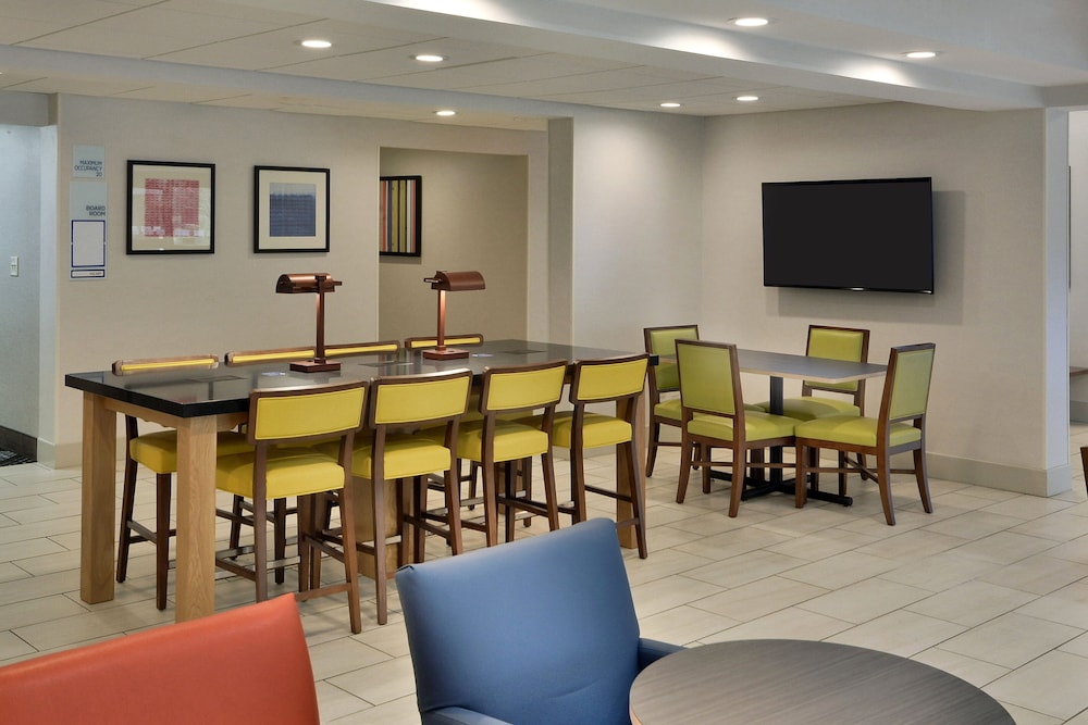 Holiday Inn Express Raleigh Durham Airport by IHG - photo 34