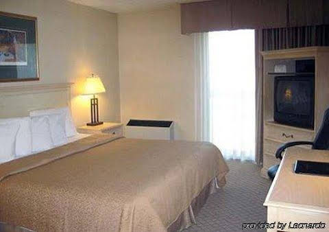 Quality Inn & Suites Brantford — Brantford — photo 2