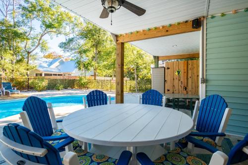 A Sloth's Retreat by Oak Island Accommodations - photo 41