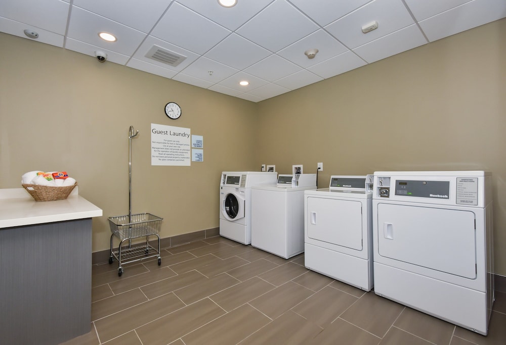 Holiday Inn Express & Suites Charlotte Ballantyne by IHG - photo 10