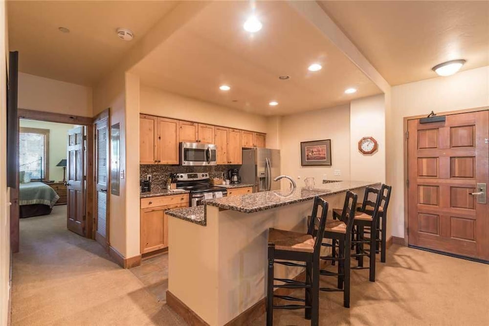 Tl2107 Excellent Amenities and Location Winter Specials — 4-Star Luxury Hotel in Steamboat Springs, United States