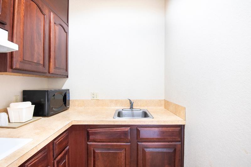 OYO Townhouse Clute Lake Jackson - photo 74