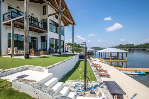 Sunset Rock at Lake Martin in Alexander, United States