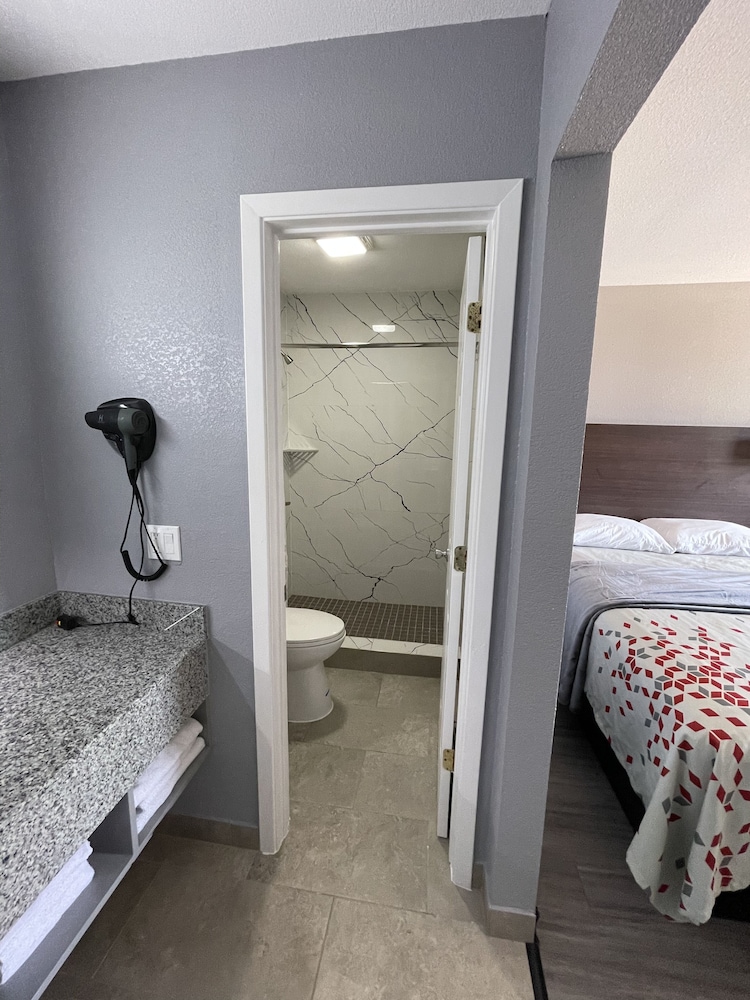 Ridge Motel - photo 16