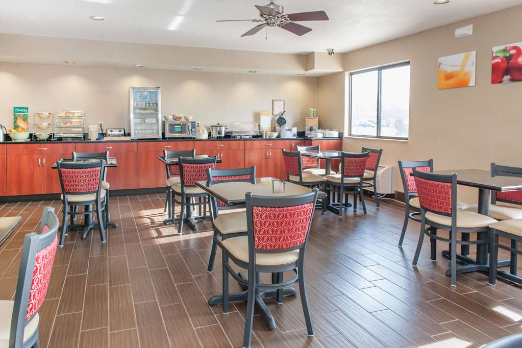Quality Inn Effingham North - photo 37