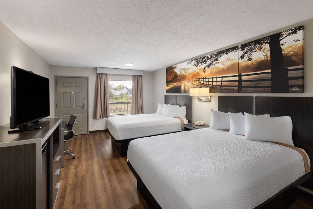 Days Inn by Wyndham Childersburg Sylacauga - photo 21