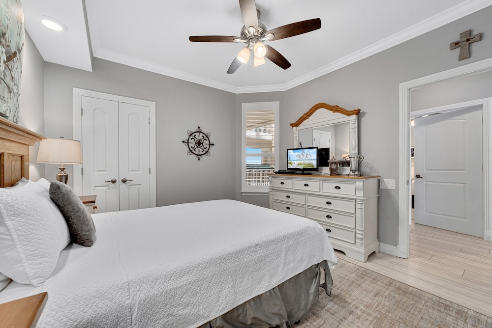 Beach Colony Tower 18c Penthouse - photo 4